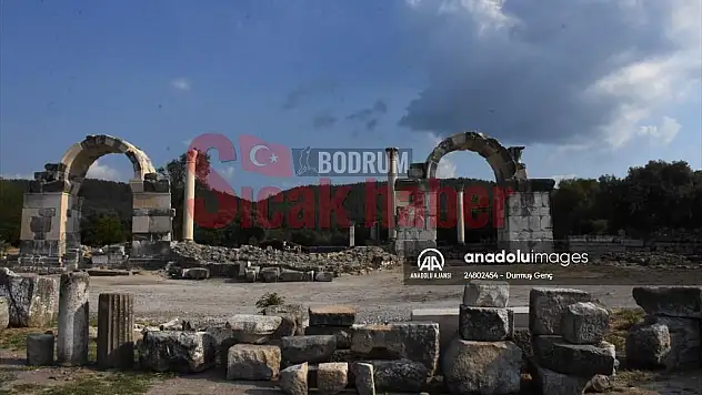 Gladyatörler kentinin şehir kapısı yıllar sonra yeniden ayağa kaldırıldı