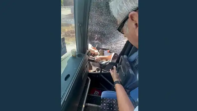 Tur Otobüsüne Taşlı Saldırı!