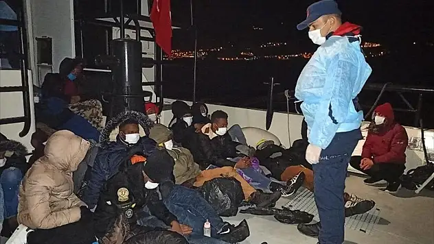 Türkiye, son bir ayda kara sularına geri itilen 468 sığınmacıyı kurtardı