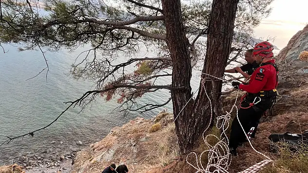Uçurumda mahsur kalan kişi kurtarıldı