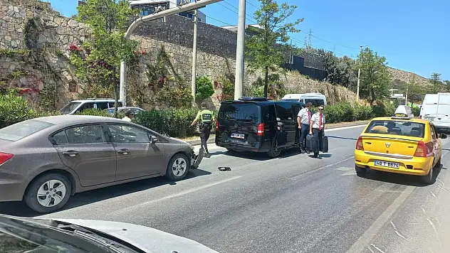 Uçuş Personelini Taşıyan Servis Kaza Yaptı