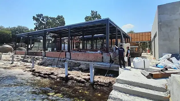 Ünlü Restorant'ın Kaçak Yapıları Yıkıldı