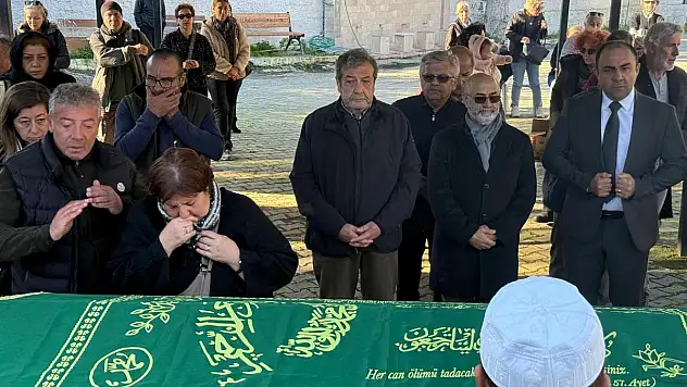Ünlü Sanatçı Sezai Altekin, Bodrum'da Son Yolculuğuna Uğurlandı