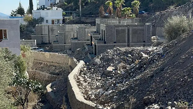 Ünlü Sanatçının Arazisinde Doğa Tahribatı
