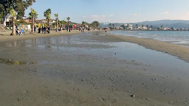 Ürküten Deniz Suyu Çekilmesi 50 Metreye Ulaştı