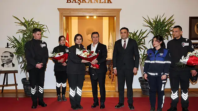 Uyuşturucuya geçit vermeyen ekibe Başkan Aras'tan ödül