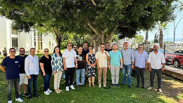 Vatandaşın Sesi Olacağız Dedi, Turgutreis'te Sorunları Dinledi
