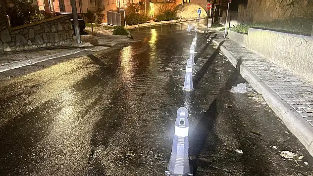 Vatandaşlar Susuz, Sokaklar Suyla Dolu