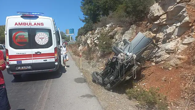 Virajda Çarpışan Otomobil Takla Attı, Araçta Bulunan 2 Kişi Yaralandı