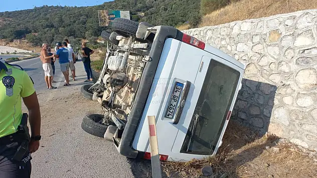 Virajı Alamayan Araç Karşı Şeritteki Duvara Çarparak Durabildi