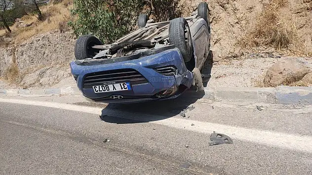 Virajı Alamayan Otomobil Kaza Yaptı