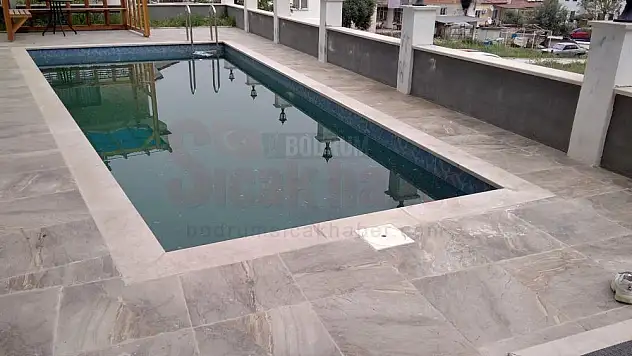 Yağmur Suyu Dolu Havuza Düşen 3 Yaşındaki Çocuk Kurtarılamadı