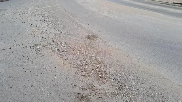 Yağmurla Yolda Biriken Mıcırda Kayıp Yaralandı