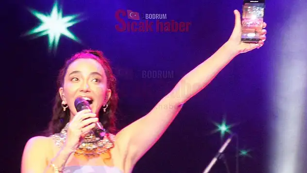 Yağmurlu Günün Gecesinde Öykü Gürman Bodrumluları Coşturdu