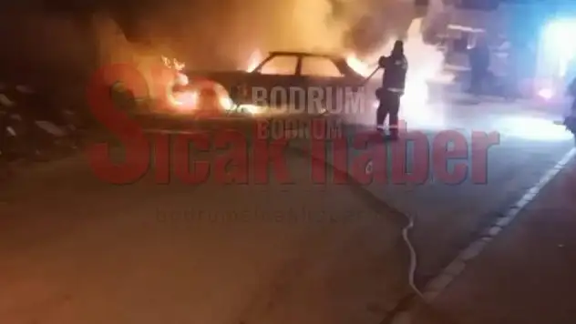 Yalıkavak'ta Araç Yanarak Kullanılmaz Hale Geldi