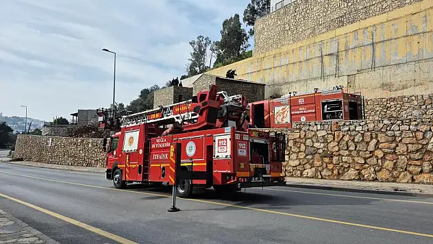 Yalıtım Malzemesi Alev Aldı, Çatı Yandı