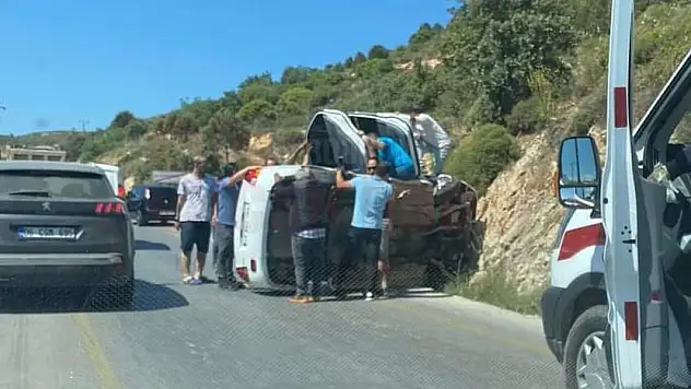 Yan Yatan Araçta  İki Kişi Yaralandı