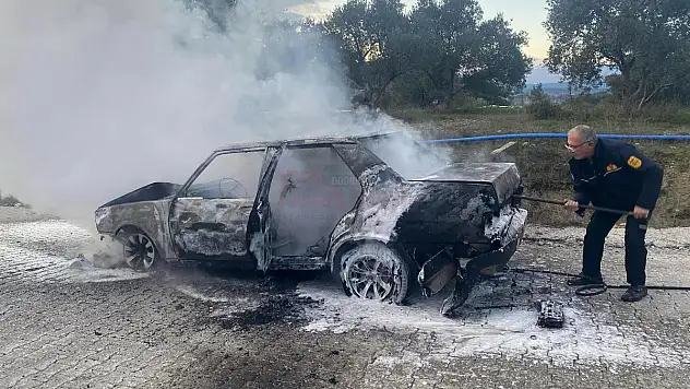Yanan Araç Kullanılamaz Hale Geldi