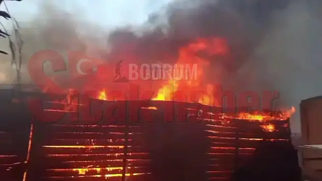 Yanan Depo Kullanılamaz Hale Geldi