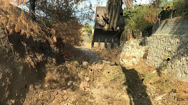 Yangın Sonrasında Dereler Temizleniyor