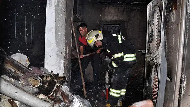 Yangında Depo Kullanılamaz Hale Geldi