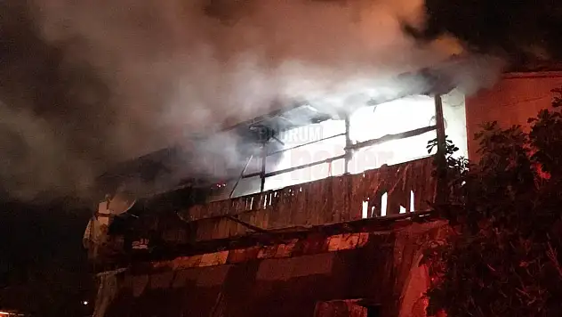 Yangında Ev Kullanılamaz Hale Geldi