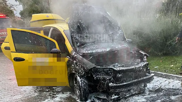 Yangında Taksi Kullanılamaz Hale Geldi