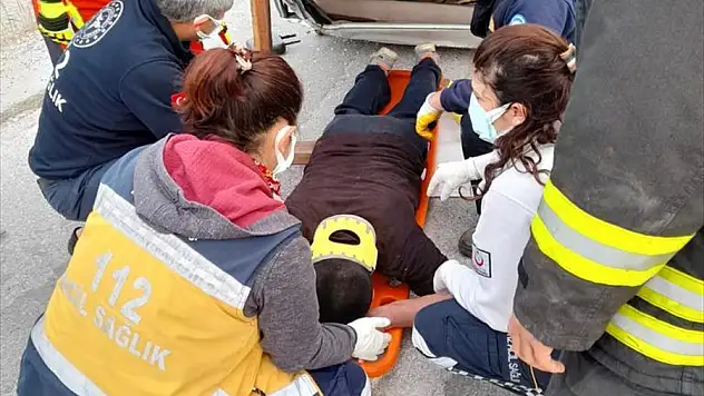 Yaralanmalı Trafik Kazası otomobil devrildi