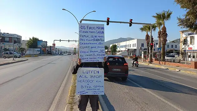 Yardım Çağrısına Dikkat Çekmek İçin Pankart Açtı