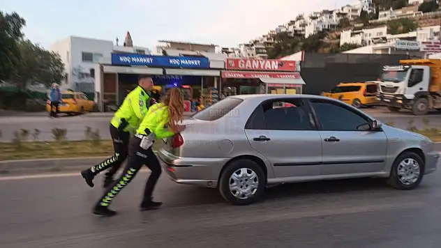 Yardımsever Komiserlerden Alkışlanacak Hareket
