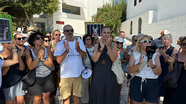 'Yaşam Hakkı Savunucuları'ndan Hayvan Katliamı Yasasına Tepki !