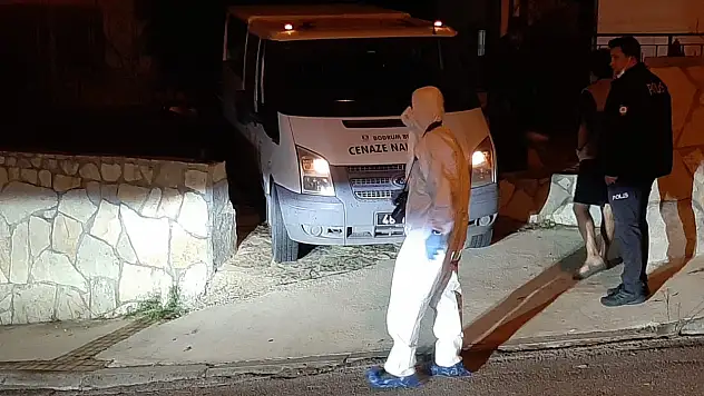 Yaşlı adam evinde ölü bulundu
