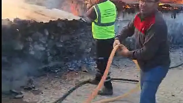 Yaşlı Adamın Evi Tamamen Yandı