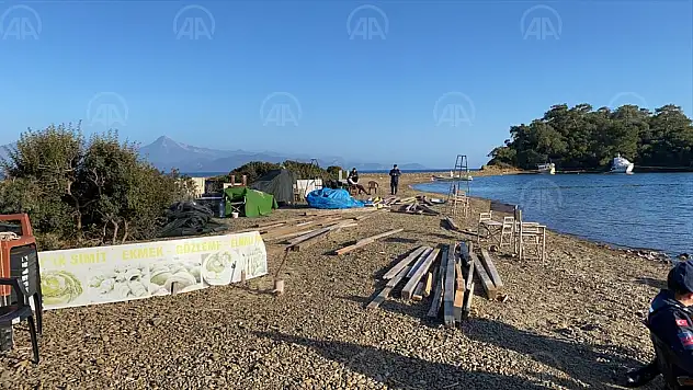 Yassıca Ada'da bulunan kaçak yapı yıkıldı
