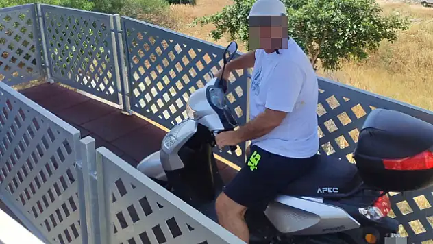 Yaya Geçidinden Motosikleti ile Geçmeye Çalıştı