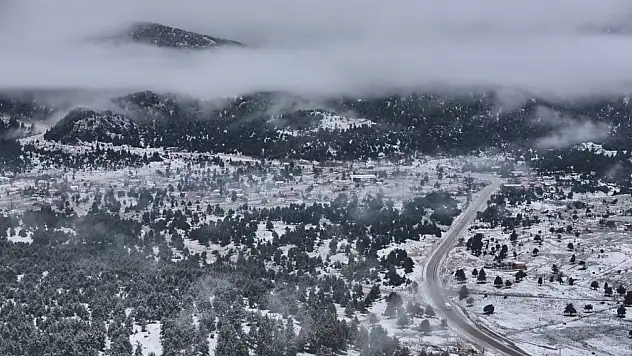 Yaylalar beyaza büründü