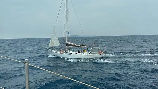 Yelkenli Teknede 71 Düzensiz Göçmen Yakalandı