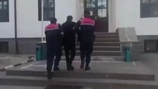 Yerlikaya duyurdu  34 ilde FETÖ Operasyonu 77 gözaltı