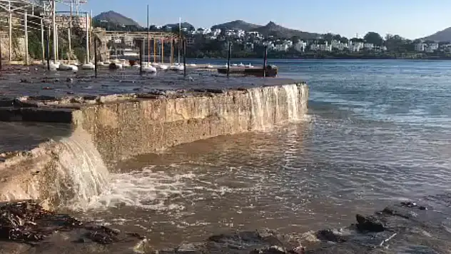 Yine Hat Patladı Tonlarca Su Denize Aktı