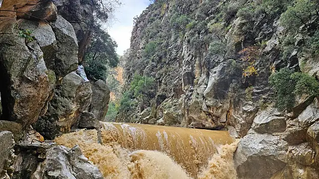 Yoğun yağışlar Gökbük Kanyonu'nun su debisini artırdı