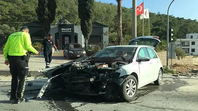 Yokuşbaşı'nda Kafa Kafaya Çarpışan Araçlarda 1 Kişi Yaralandı