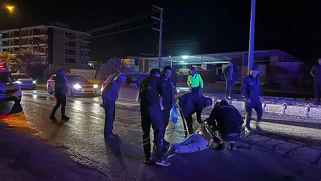 Yola Atlayan Kadına Otomobil Çarptı