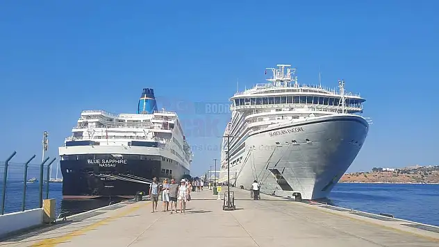 Yolcu Gemileri Bodrum'a Gelmeye Devam Ediyor