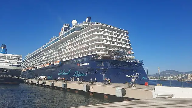 Yolcu Gemileri Bodrum'a Gelmeye Devam Ediyor