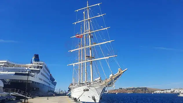 Yolcu Gemileri Turist Getirmeye Devam Ediyor