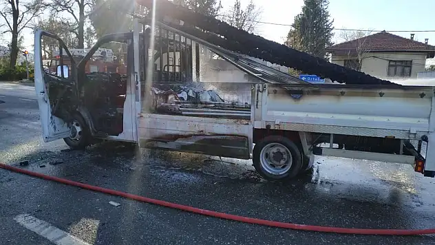 Yolda Seyir Halinde Yanmaya Başladı