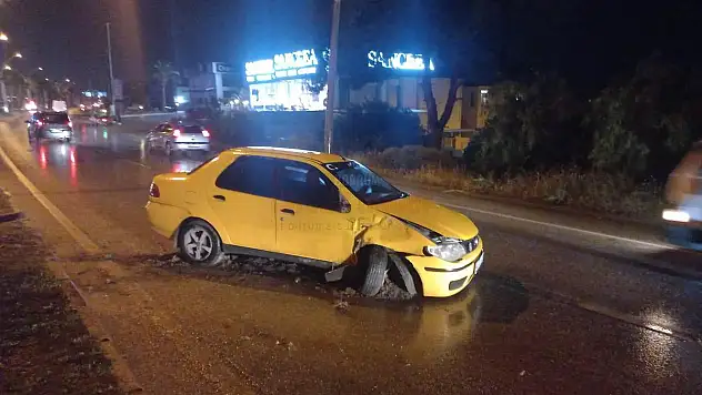 Yoldan Çıkan Araç Karşı Şeride Geçti