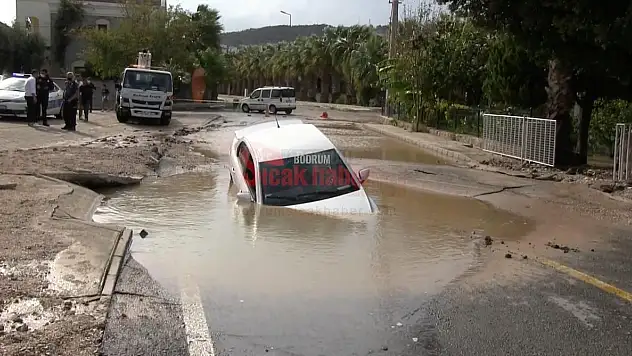 Yolun Çökmesi ile 2 Genç Ölümden Döndü