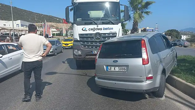 Yolunda Giden Kamyonun Önüne Geçmek İstedi