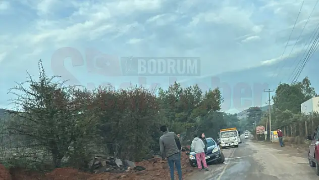 Yüklenici Firma Yeterli Önlem Almayınca Araçlar Çukura Düştü